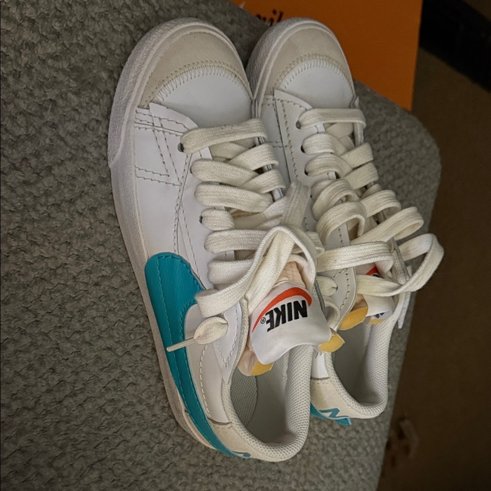 Nike women’s Blazers White and Teal Sneakers